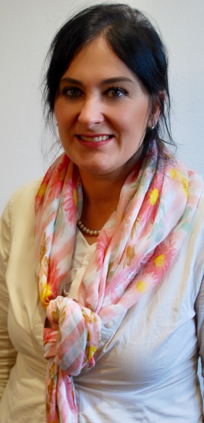 Angelca Lužnik 